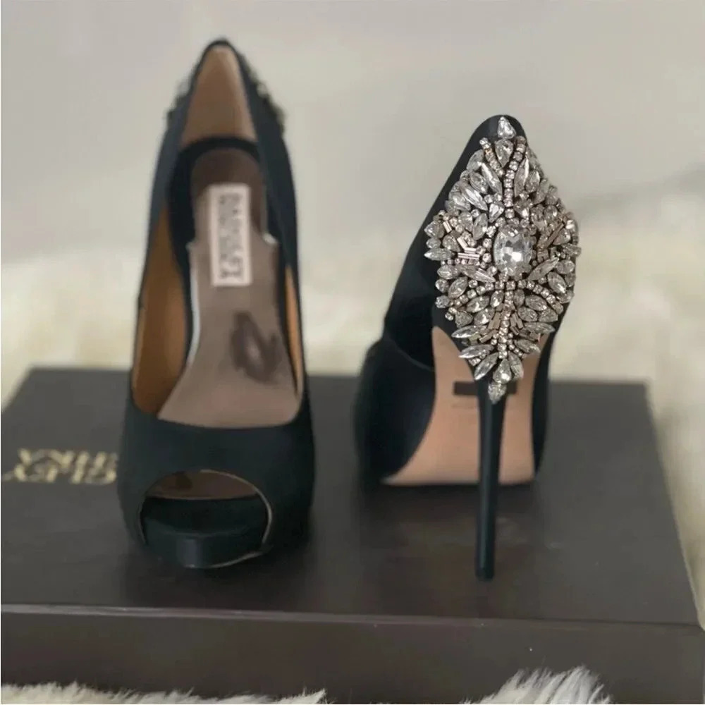 BADGLEY MISCHKA- WOMEN'S KIARA EMBELLISHED PEEP-TOE PUMP- BLACK…Size 5.5M - Picture 5 of 7